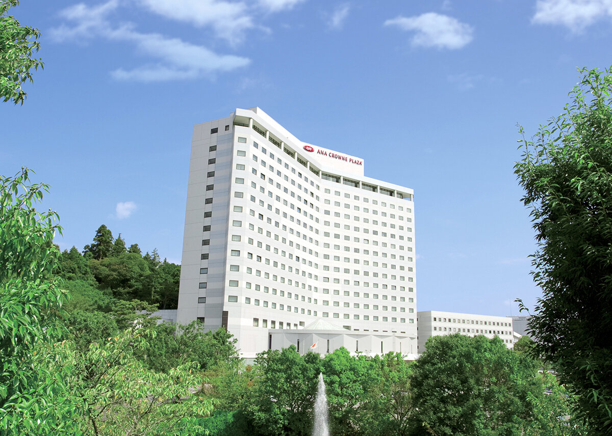 館内施設およびレストランの営業変更のご案内表示